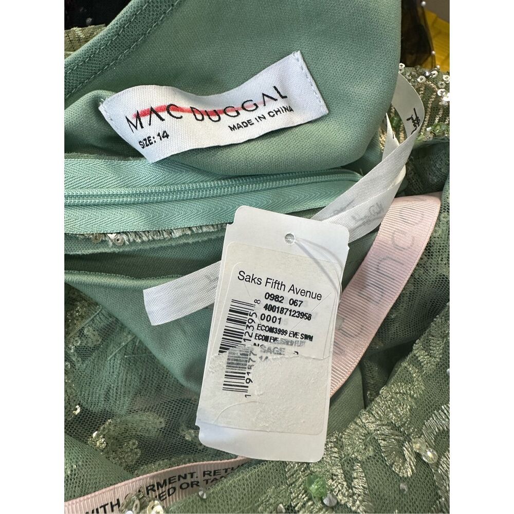 NWT Mac Duggal Women's Embellished Flutter Sleeve High Neck Gown Size US14 $898 - Picture 10 of 10